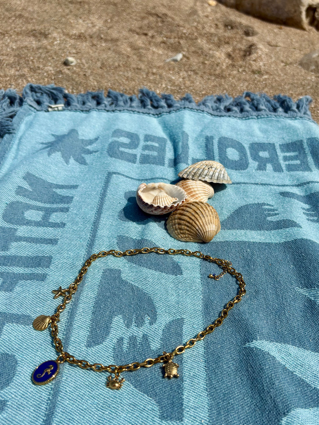 Collier Thilio