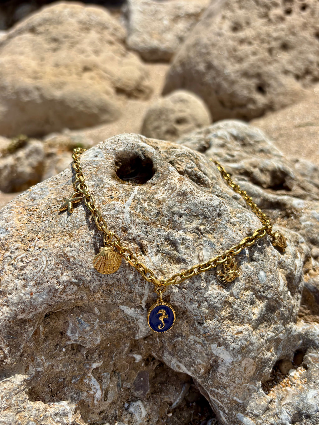 Collier Thilio